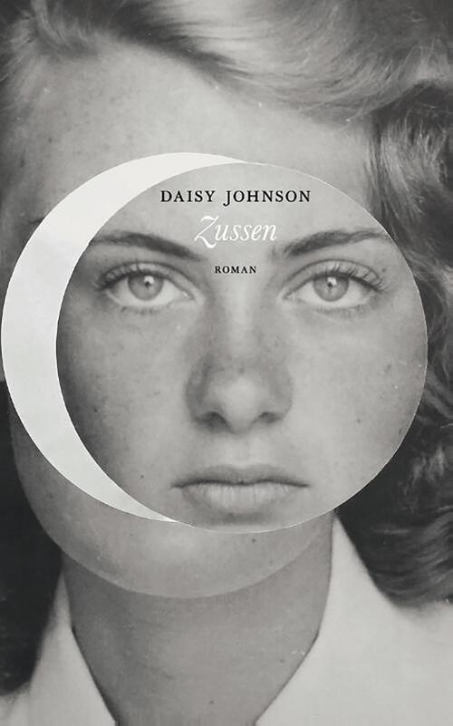 Zussen -  Daisy Johnson (ISBN: 9789083135113)